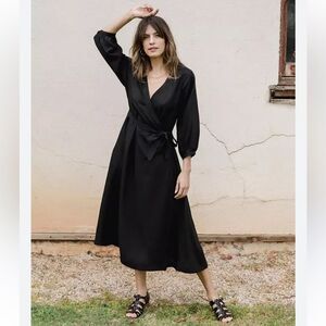Tradlands Lily Midi Wrap Dress in black
